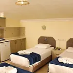 Berrak Su Hotel