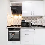 Modern And Central Flat Near Beach In Muratpasa