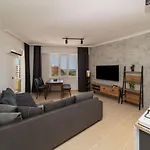 Sea View Flat With Balcony Near Beach In Aksu