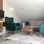 Avullar Palace Rooms