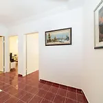 Peaceful Flat Near Trendy Attractions In Muratpasa