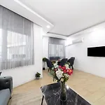 Central Flat Near Popular Attractions In Muratpasa