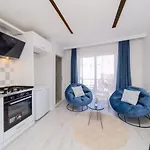 Cozy King Bedroom Dw Apt Kisla1