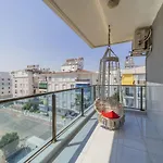 Luminous Flat W Balcony 15 Min To Hadrian Gates