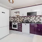 Luminous Flat W Balcony 15 Min To Hadrian Gates