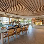 Oli Hotel And Suites