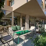 Oli Hotel And Suites