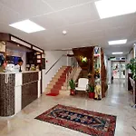 Lara Diamond Hotel
