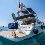 Luxer Holiday