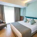 Leaf Port Hotel