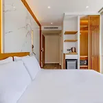 Dulcet Hotel