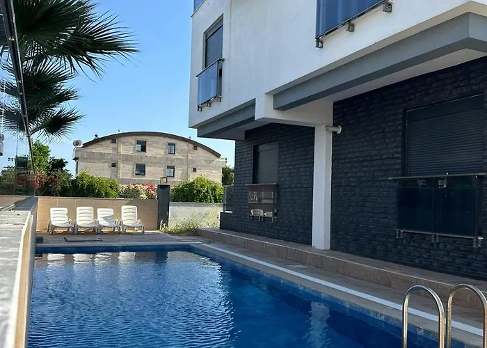 Asya Lara Suites
