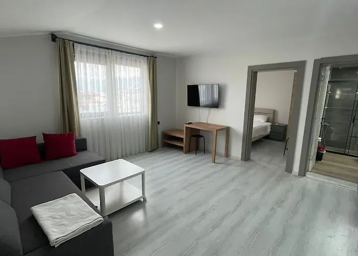 Lyra Homes Genis, Ferah, Denize Yakin