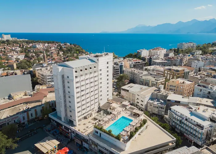 Best Western Plus Khan Hotel
