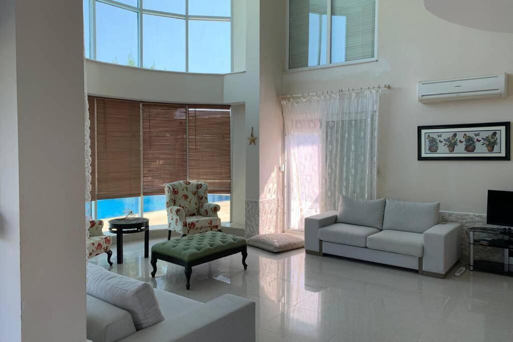 Luxury For Rent In Kemer, Goynuk Villa