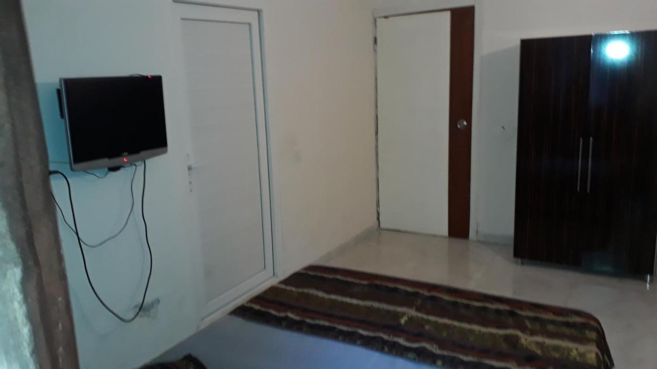 Homestay Lara Camlik *
