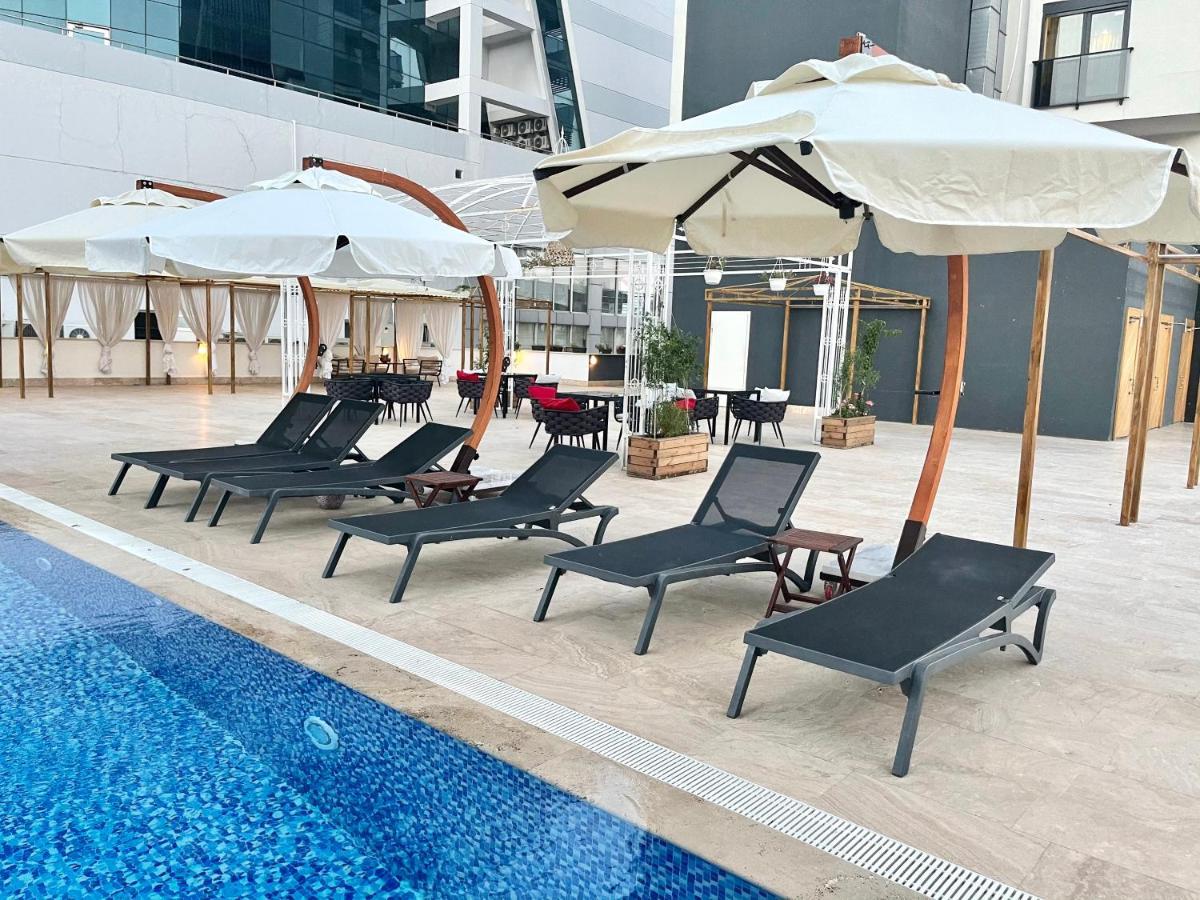 Only One Suites & Residences Apartment