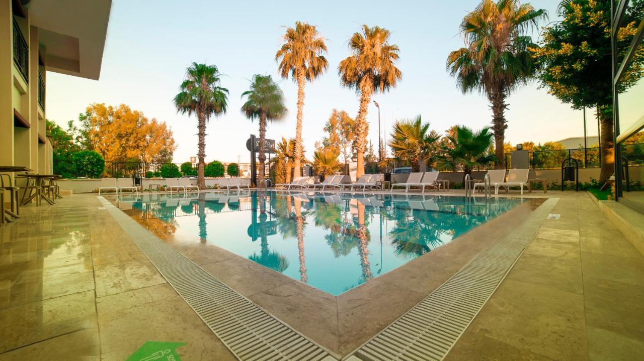 Leaf Port Hotel 4*