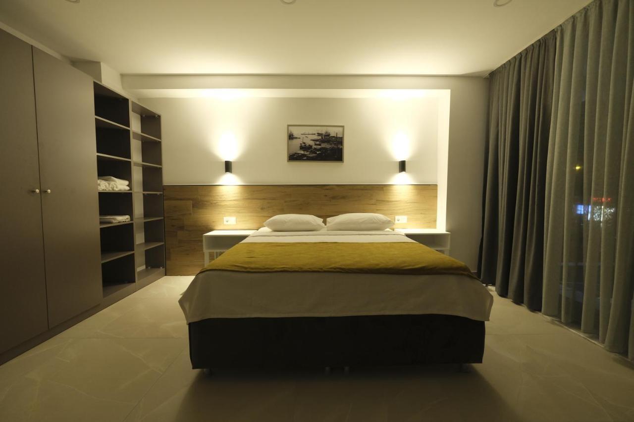 Tut Hotel
