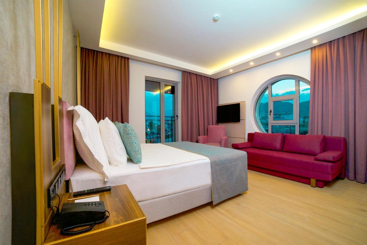 Hotel Leaf Port 4*