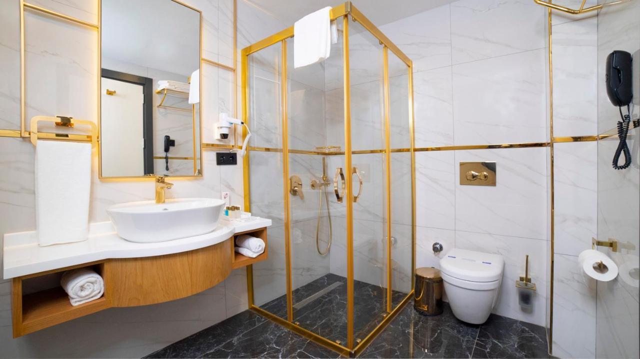 Hotel Leaf Port 4*