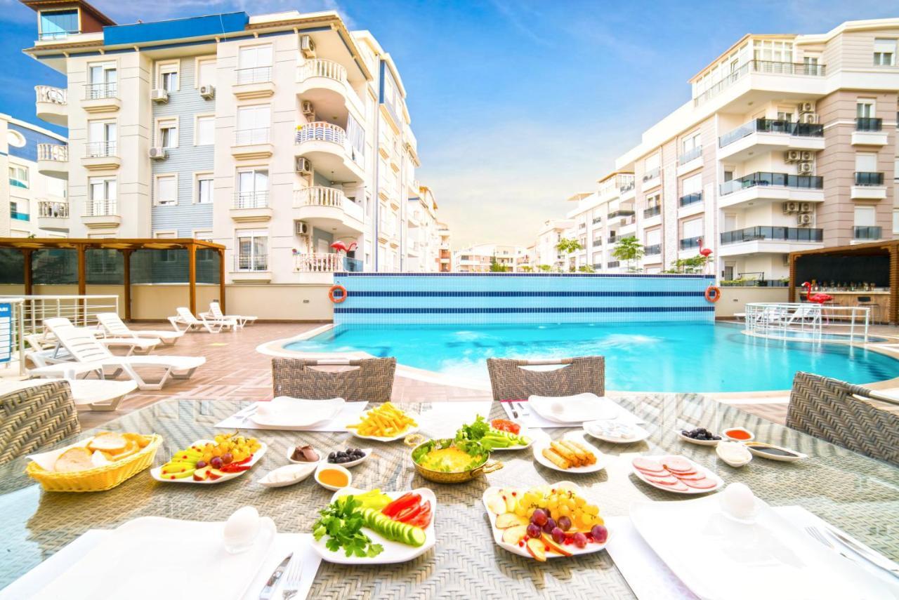 Flamingo Aparthotel 3*