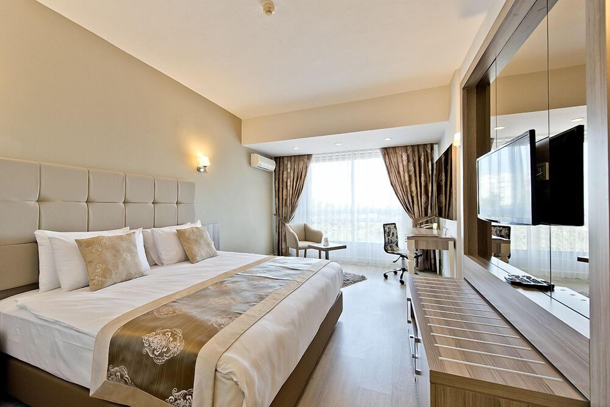 Hotel Nashira 4*