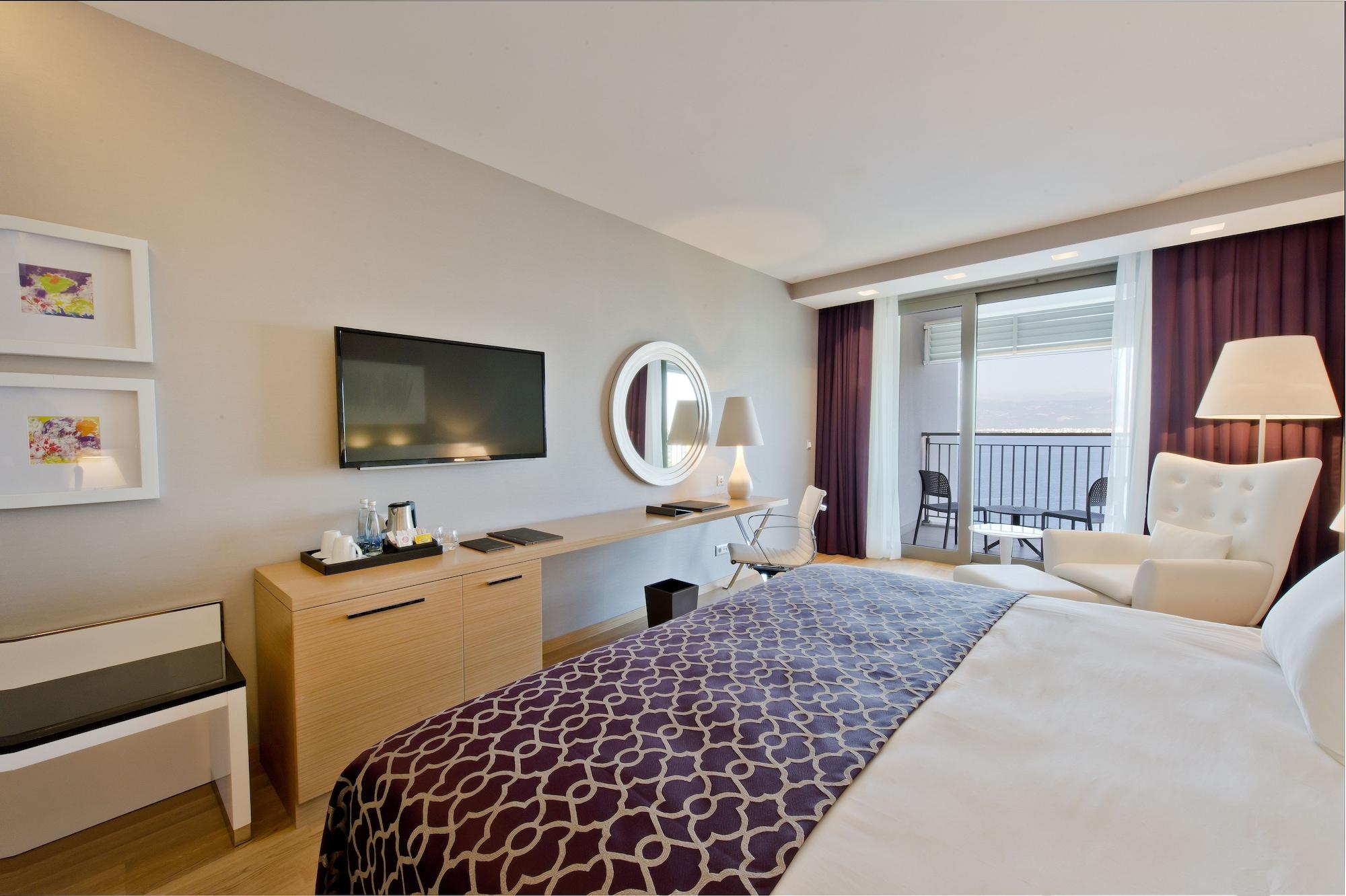 Akra Antalya Hotel 5*