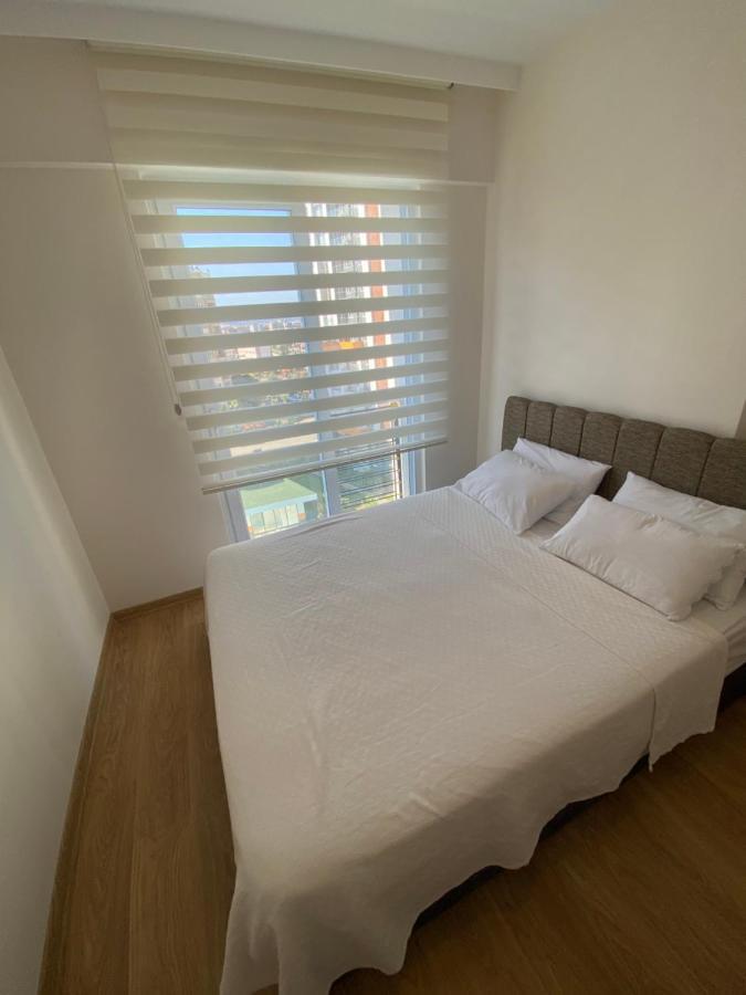 La Casa Airport House With A Pool Daire *