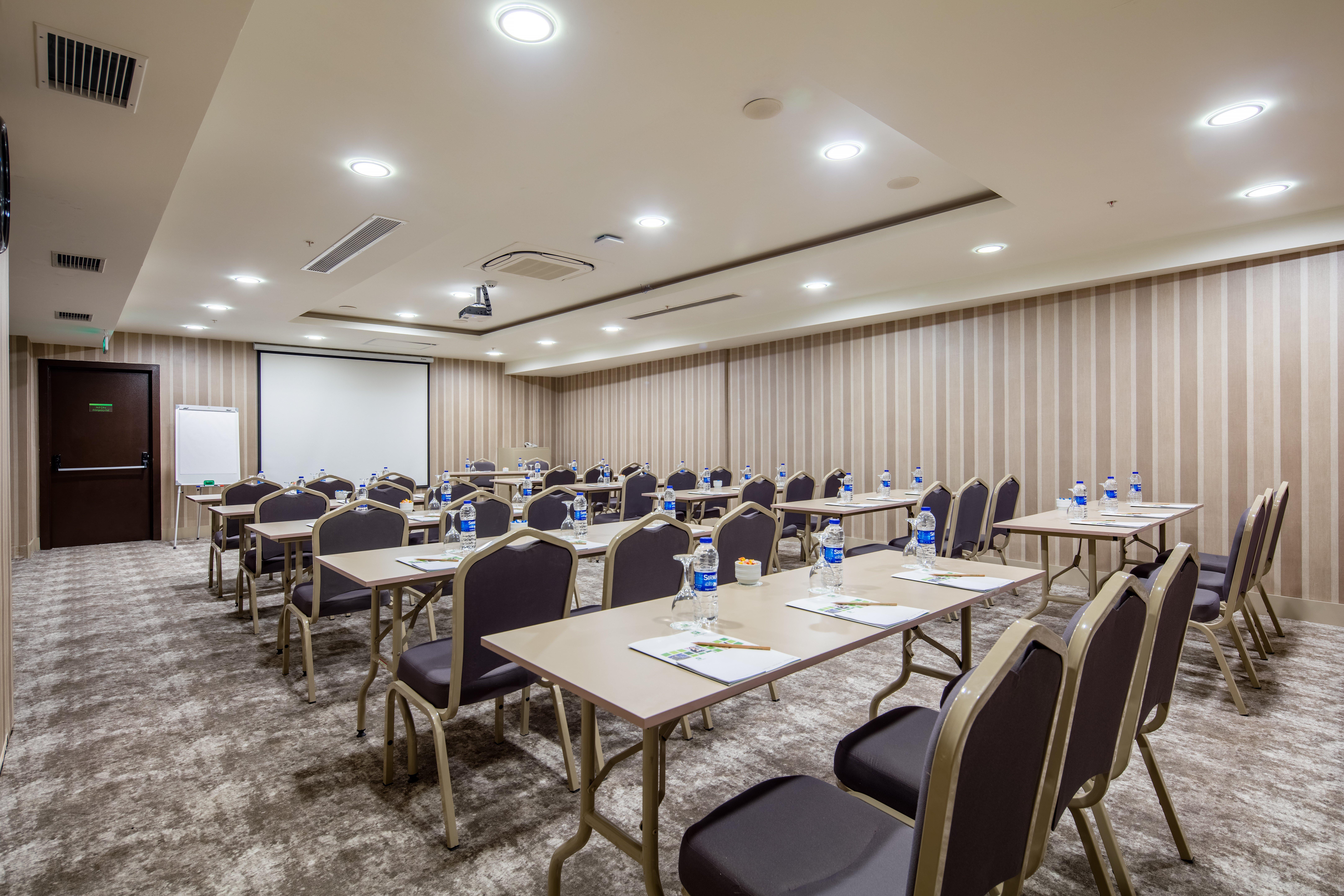 - Lara By Ihg Otel Antalya