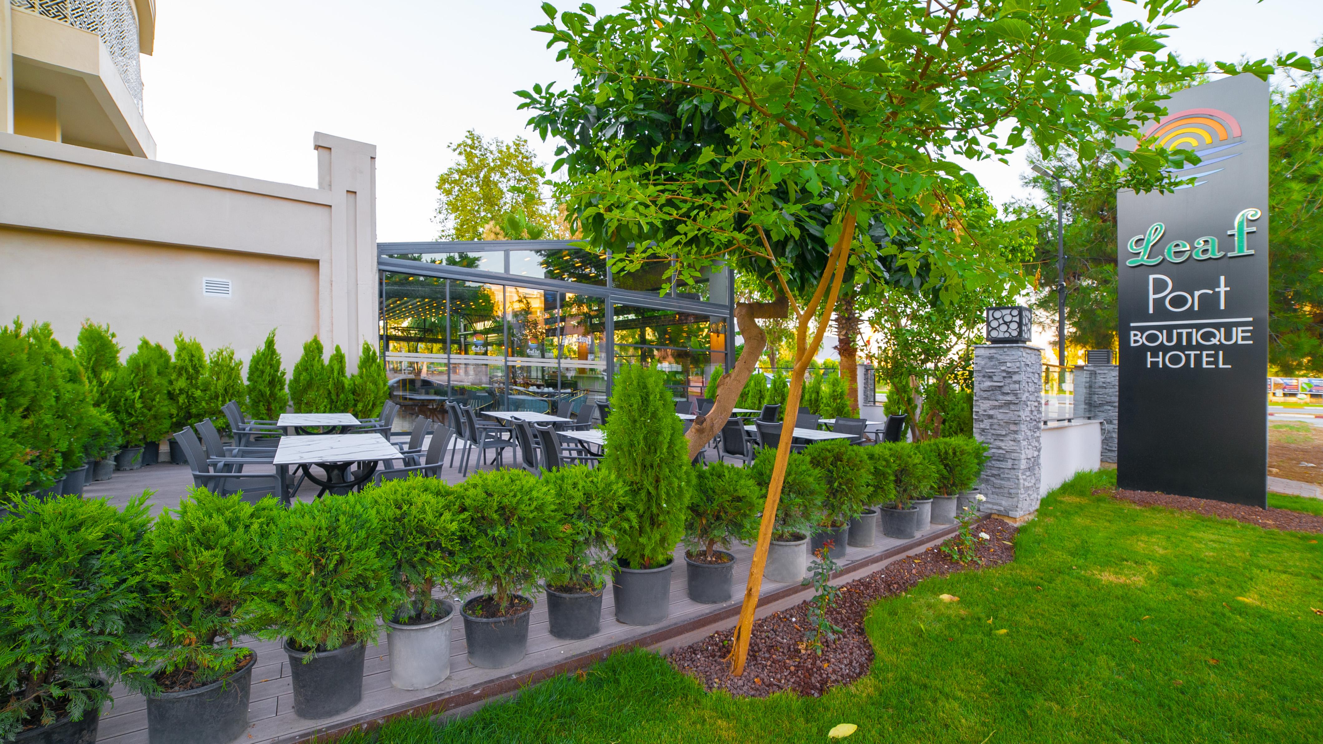 Hotel Leaf Port 4*