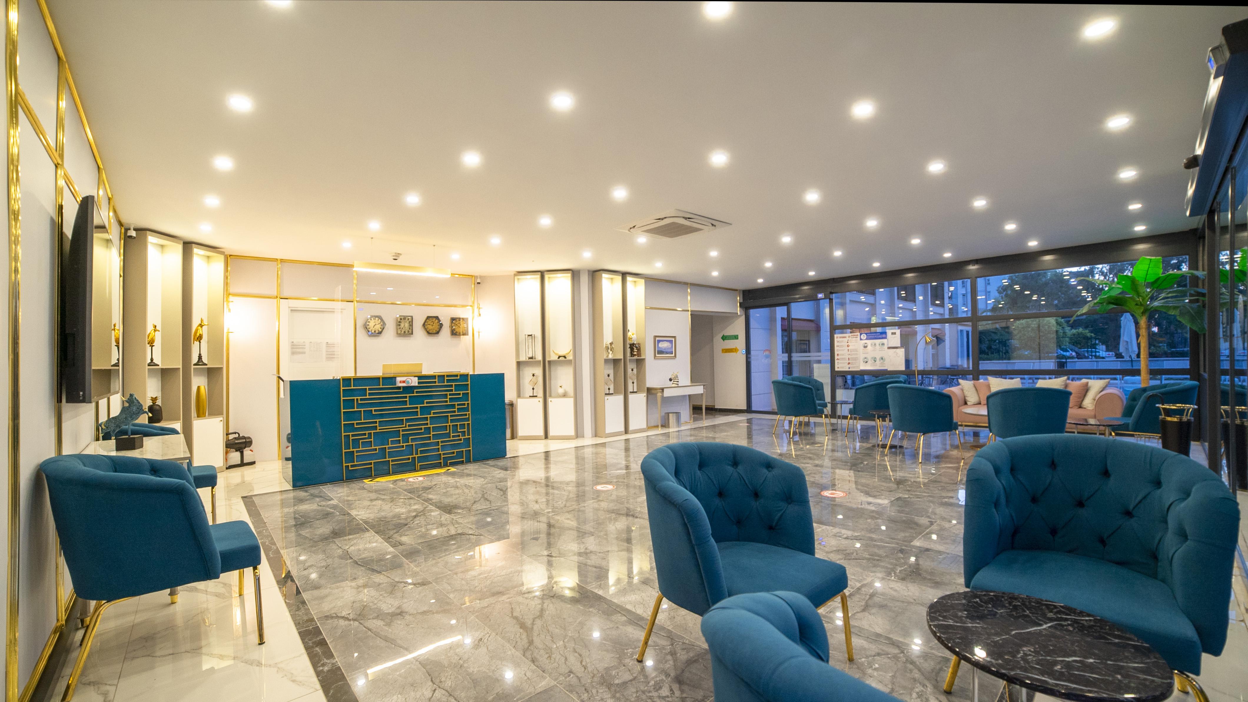 Leaf Port Hotel 4*