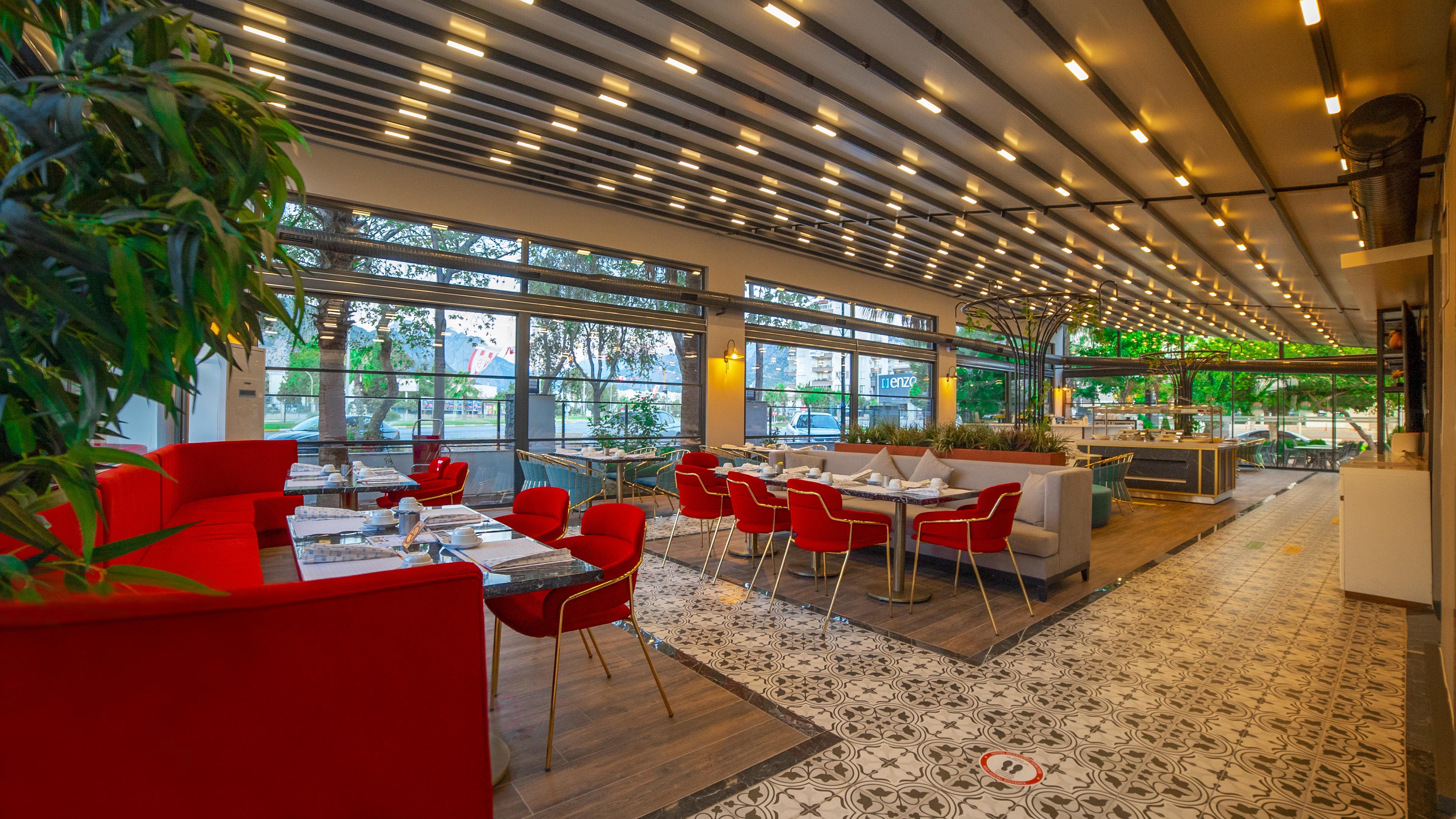 Hotel Leaf Port 4*