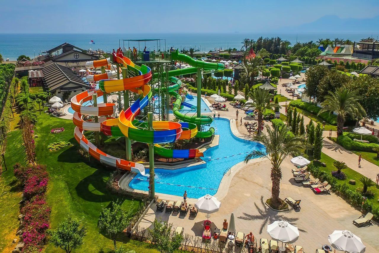Resort Limak Lara Deluxe & 5*