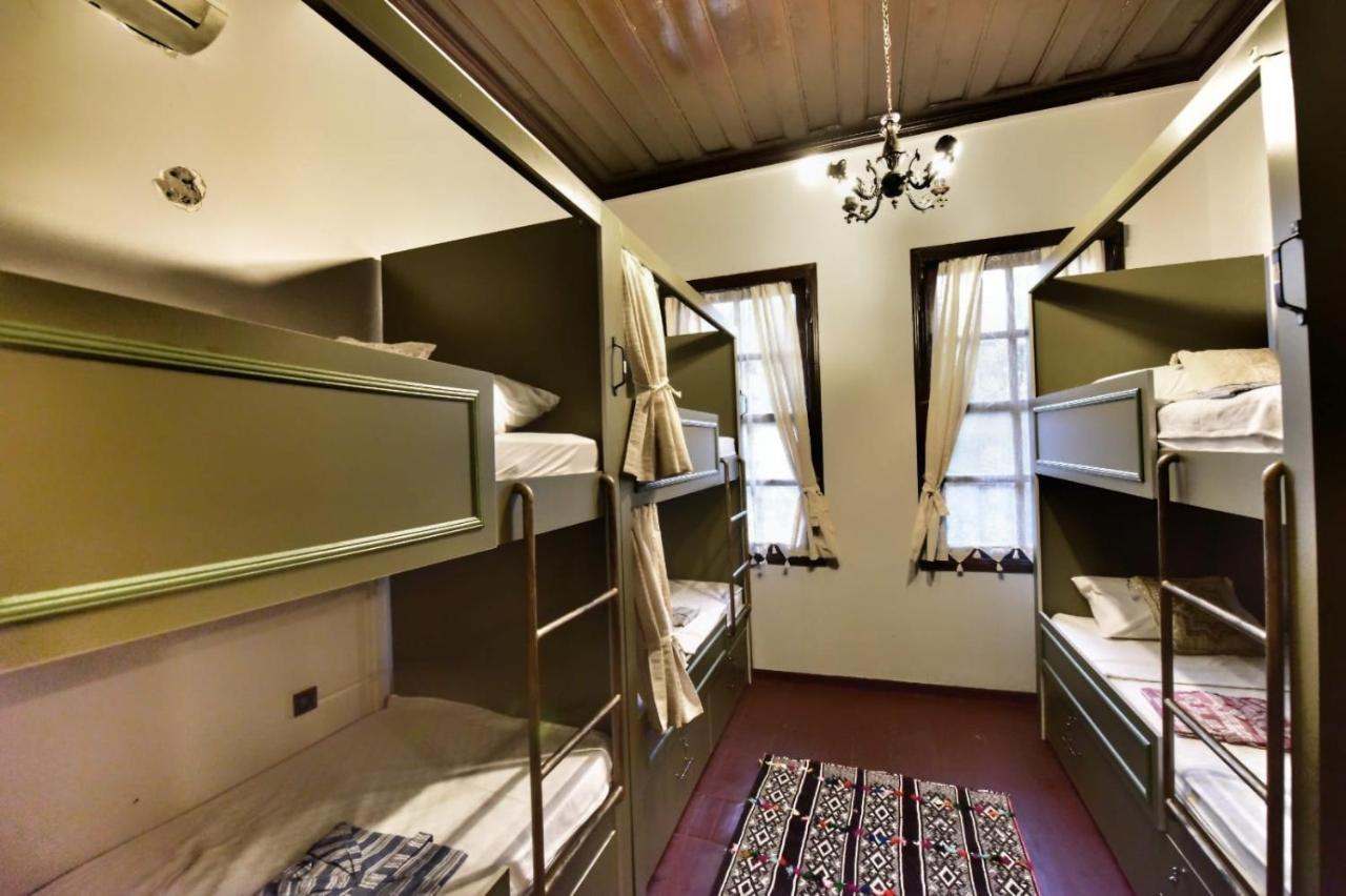 Hostel Lords & Pub Antalya