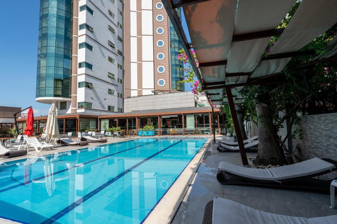 Live Hotel