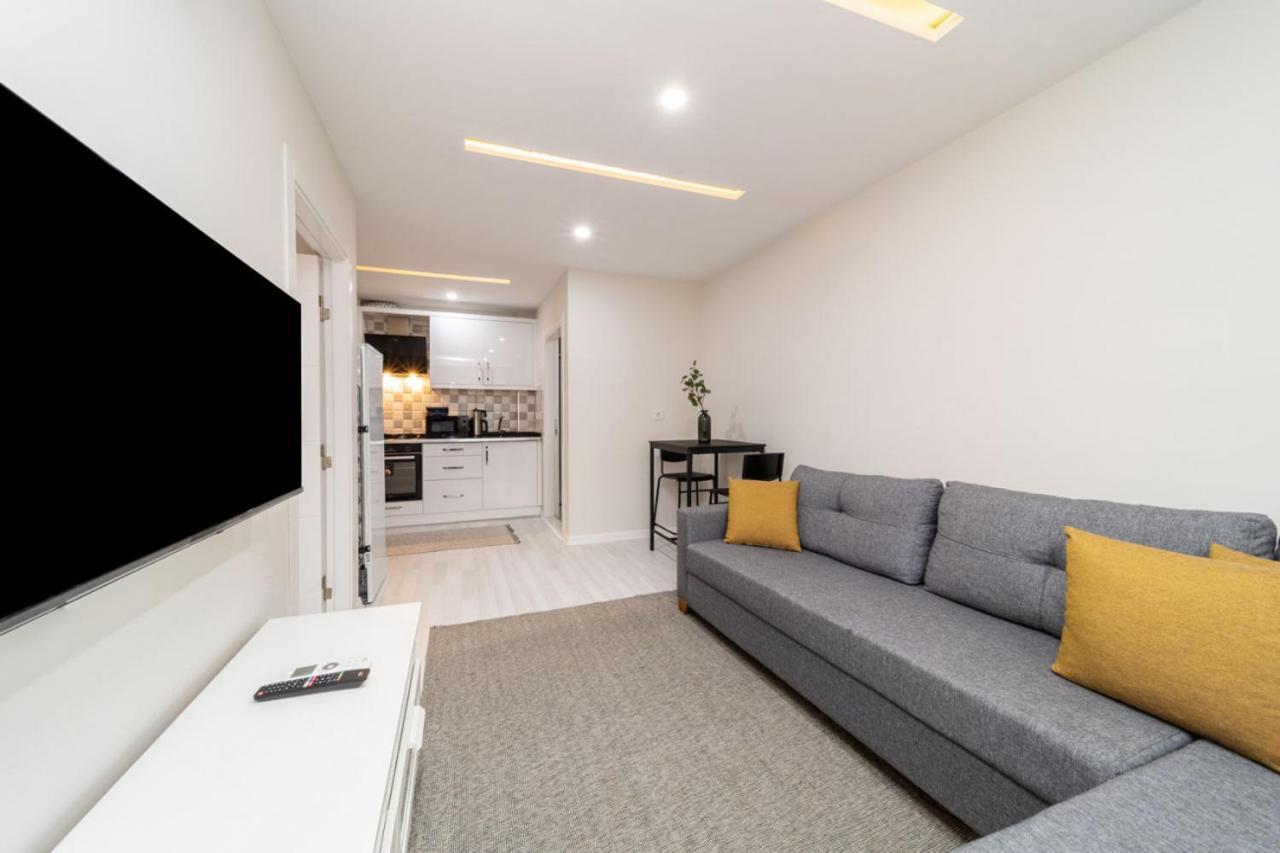 Modern And Central Flat Near Beach In Muratpasa *