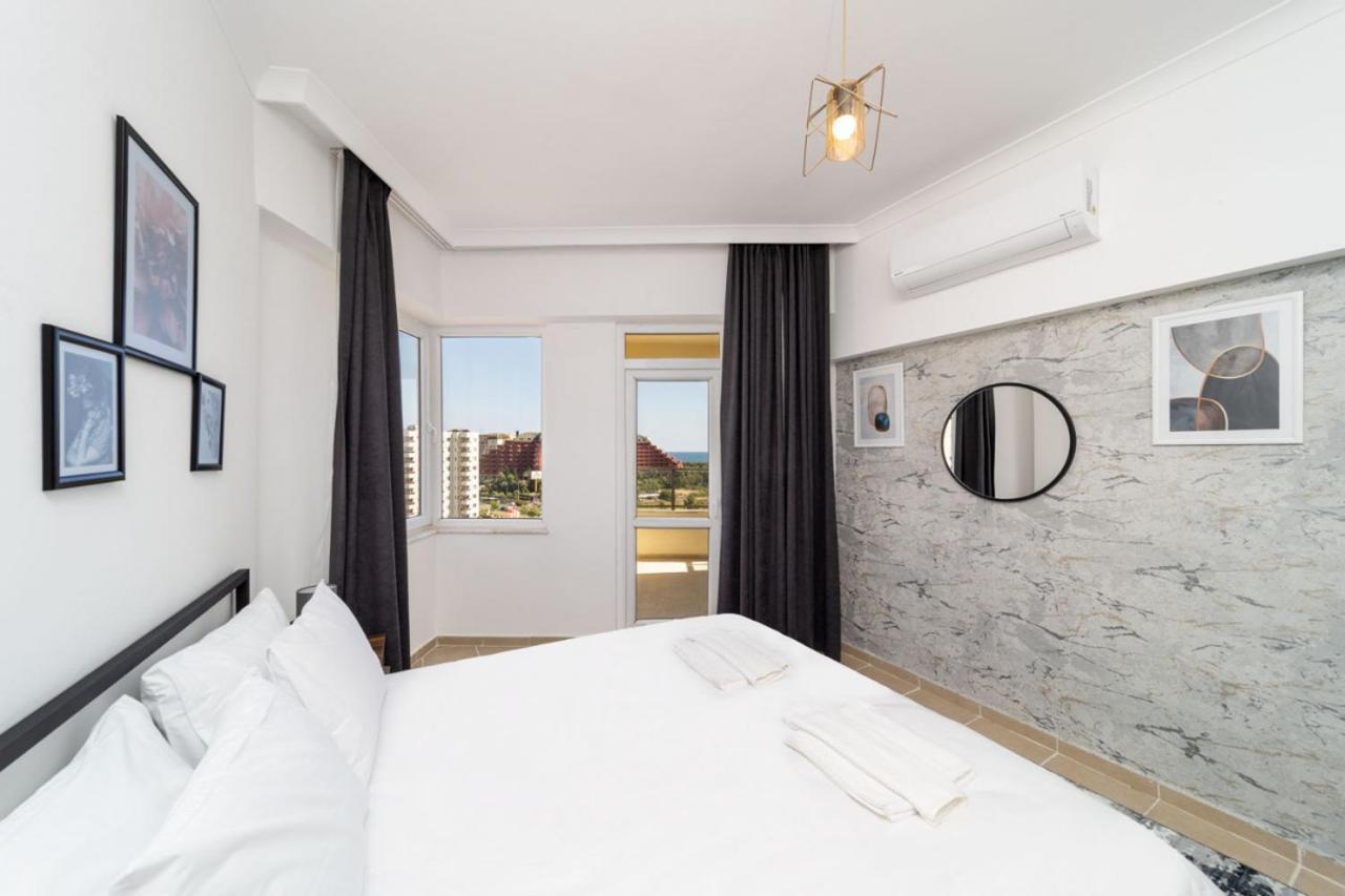 Sea View Flat With Balcony Near In Aksu Antalya