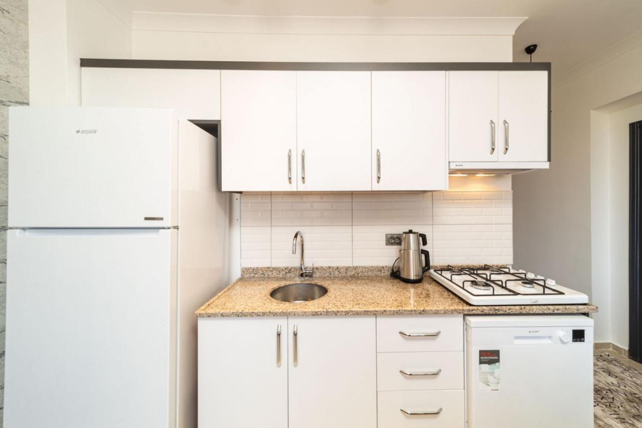 Sea View Flat With Balcony Near In Aksu Apartment