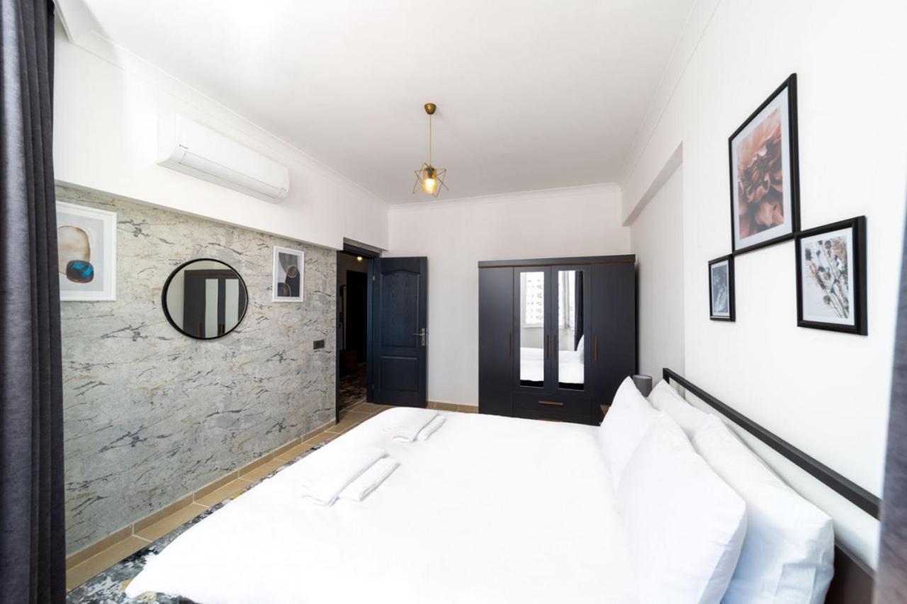 Sea View Flat With Balcony Near In Aksu Antalya