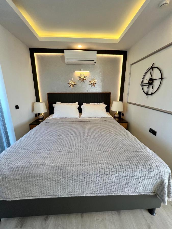 Only One Suites & Residences Apartment
