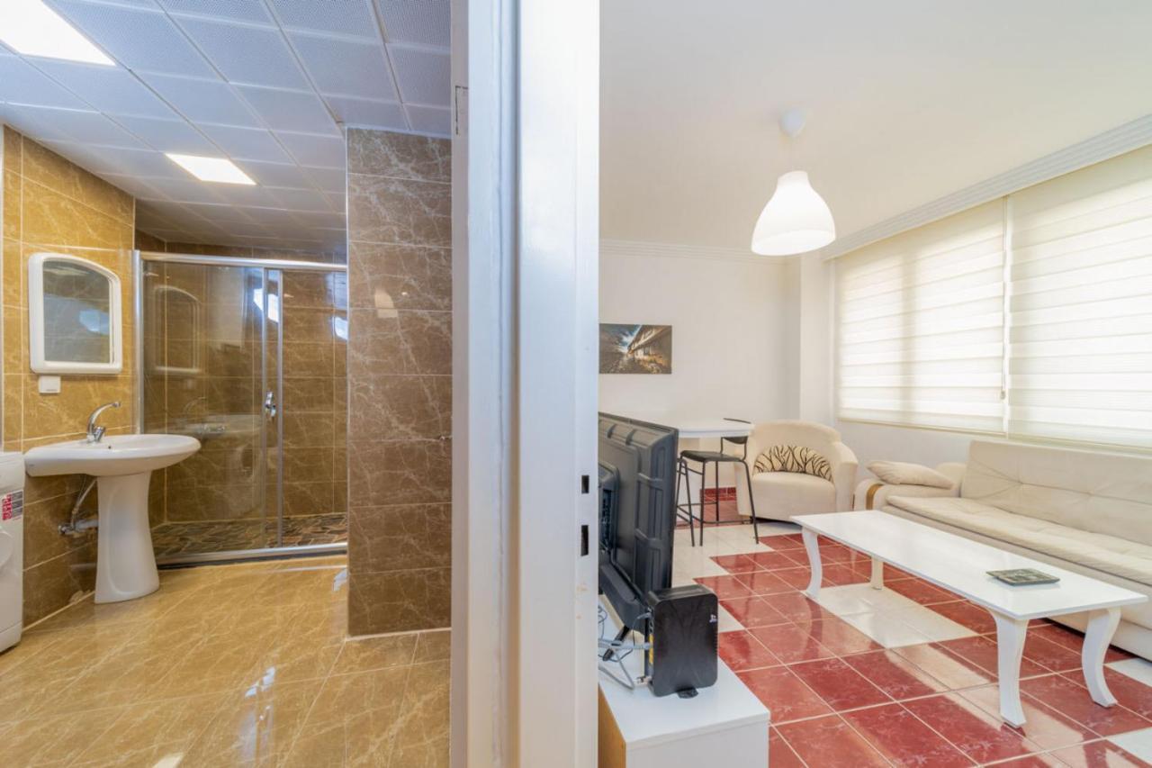 Peaceful Flat Near Trendy Attractions In Muratpasa Antalya