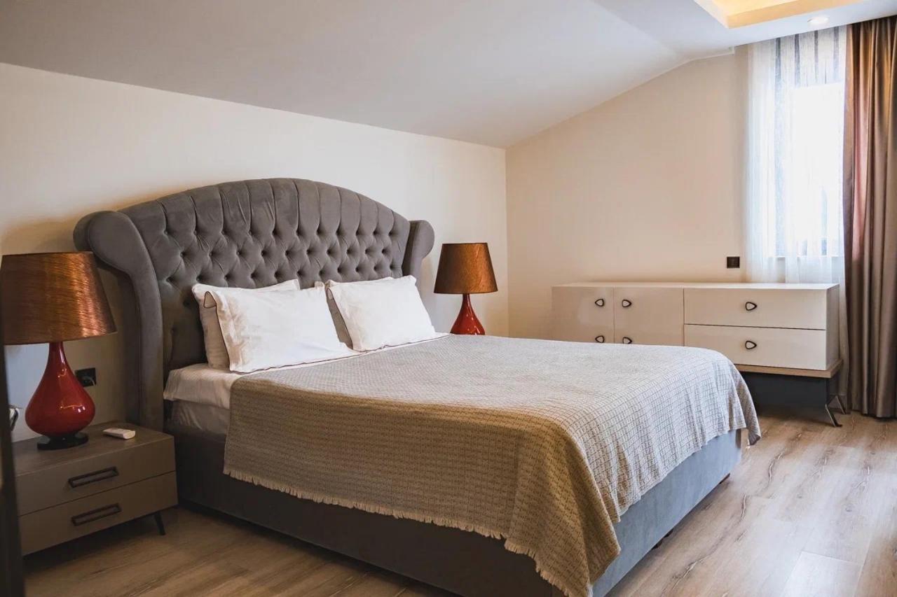 Only One Suites & Residences Apartment