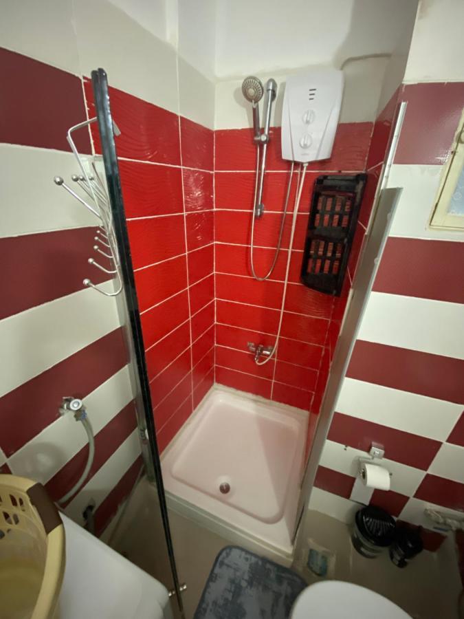Location And Comfortable House Privatunterkunft