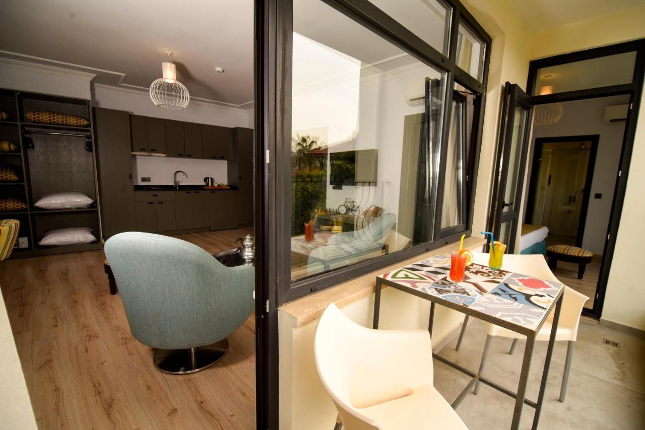 Homestay Remarkable Flat With Balcony Near Hadrian's Gate Antalya