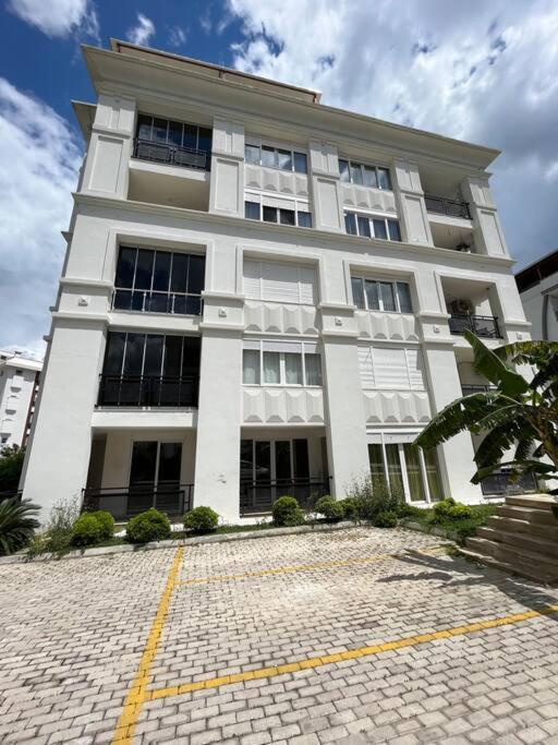 Apartment Konyaalti Sarisu 3+1 Dubleks Antalya