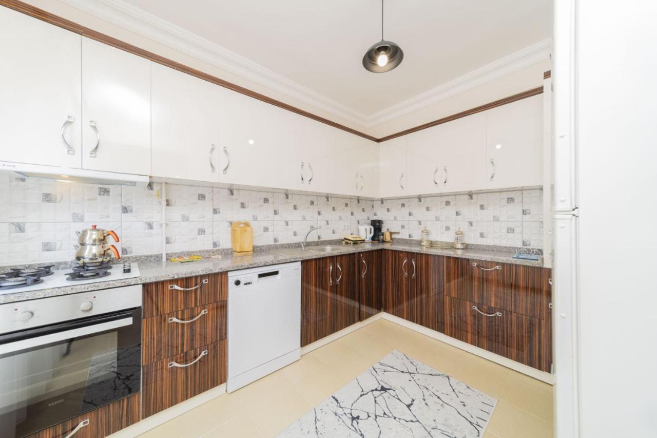 Spacious And Cozy In Muratpasa * Antalya