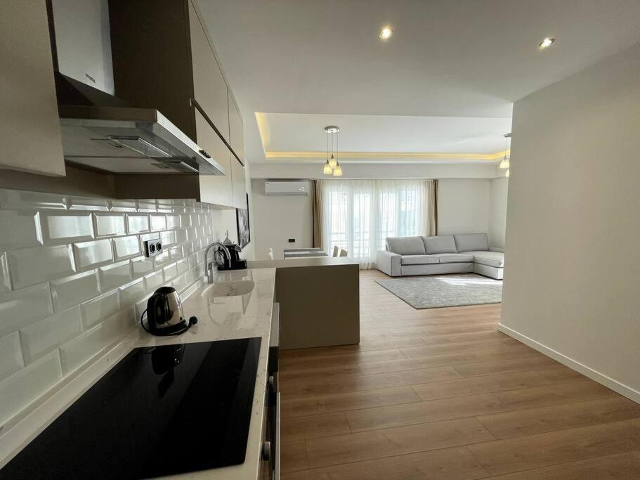 Riviera 100m Away From The Sea, 2 Bedroom *