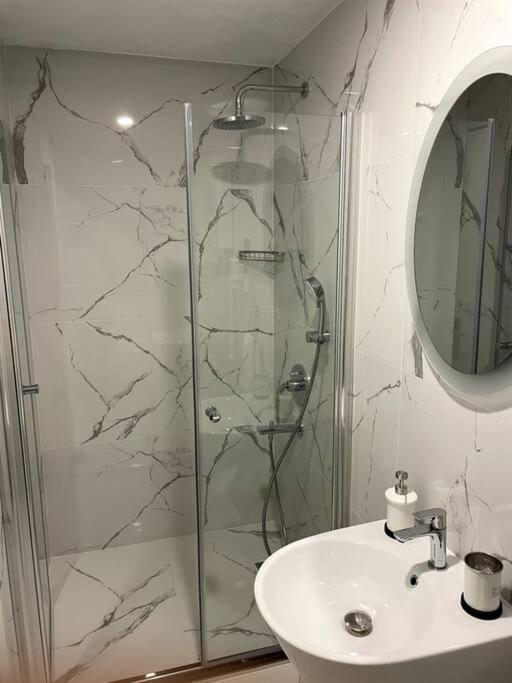 Apartment Riviera 100m Away From The Sea, 2 Bedroom