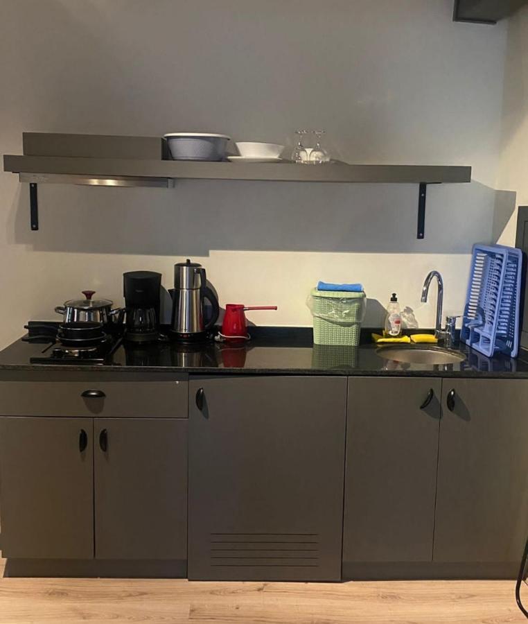 Homestay Remarkable Flat With Balcony Near Hadrian's Gate